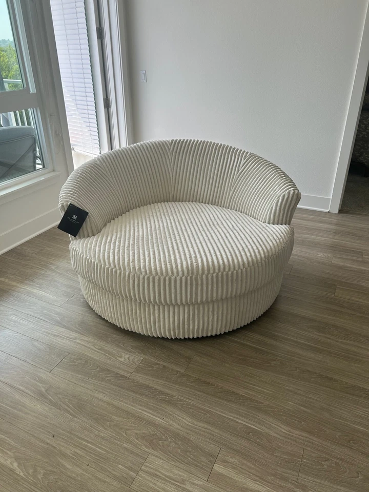 Sofá Accent (sillón giratorio)- $400 Foto 4 de 4