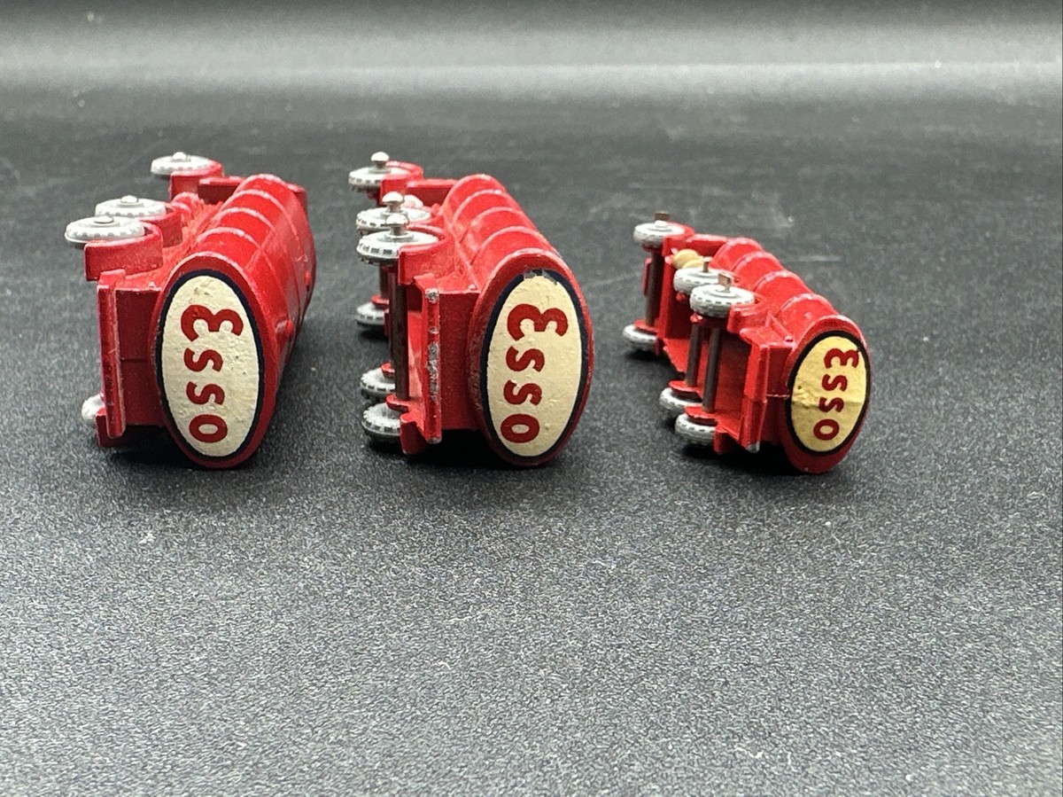 Moko Lesney Matchbox Series #11 Esso Road Tanker 1955 ERF