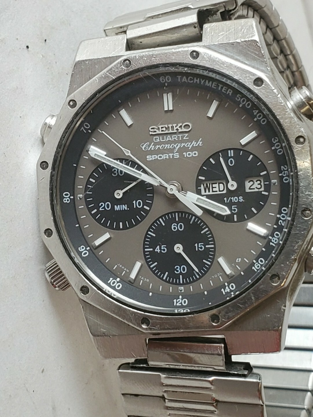 seiko quartz chronograph sports 100