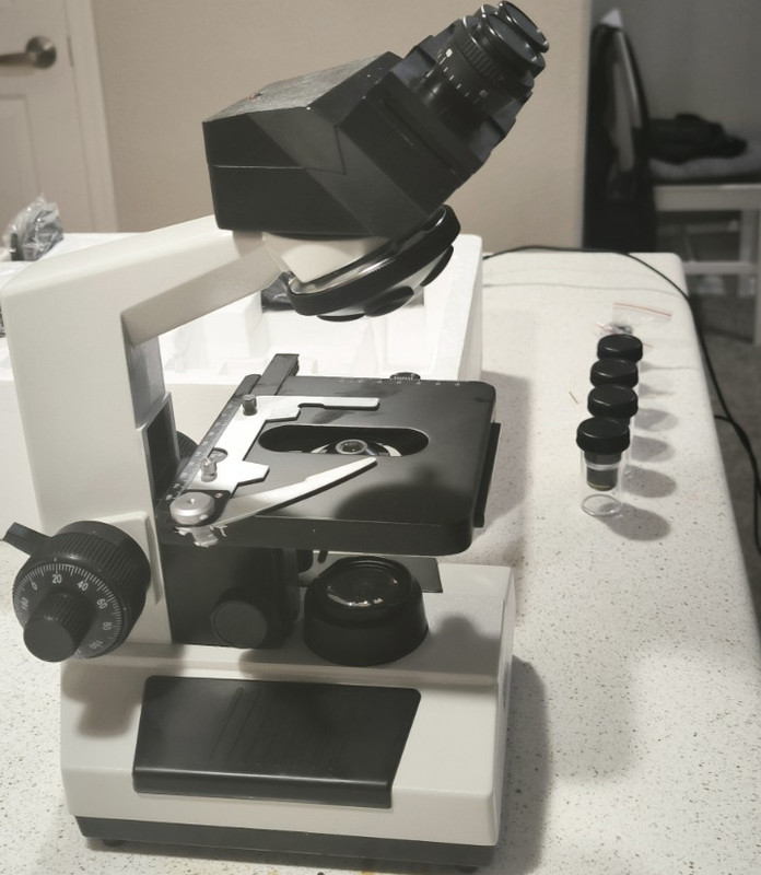 OMAX MD82ES10 Digital Compound Microscope kit