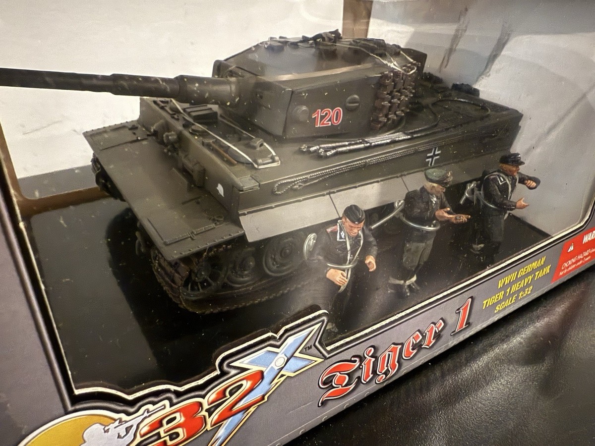 21st Century Toys Ultimate Soldier German Tiger I Heavy Tank 1 32