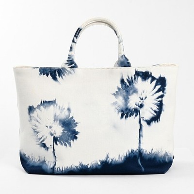 前橋限定 everyone logo tote bag BLUE Prada Logo Tie-Dye Floral Canvas Tote Bag Shoulder Bag 2Way White