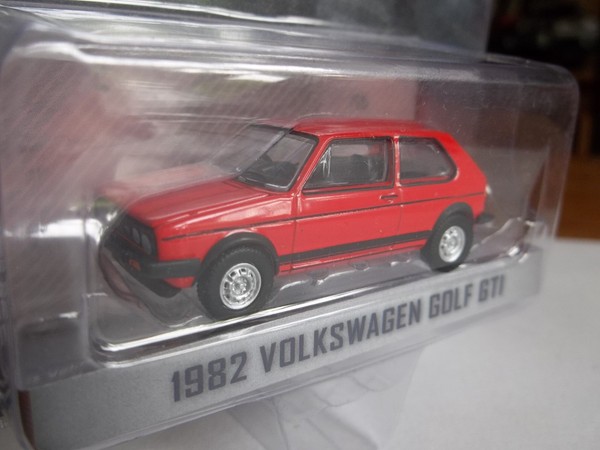 Greenlight 47080 HOT Hatches 1982 Volkswagen Golf GTI MK1 1/64 Metall Neu-image