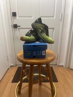 Brooks Adrenaline GTS 22 Mens Size 9.5 Running Shoes Green Sneakers 1103661D736