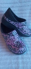 Crocs Neria Pro ll Clogs Pink Paisley Woman’s Size 6 Slip On 