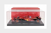 Burago 18-16821-L-MONZA-SHOWCASE Ferrari F1 SF-24 Team Scuderia Ferrari N 16 W