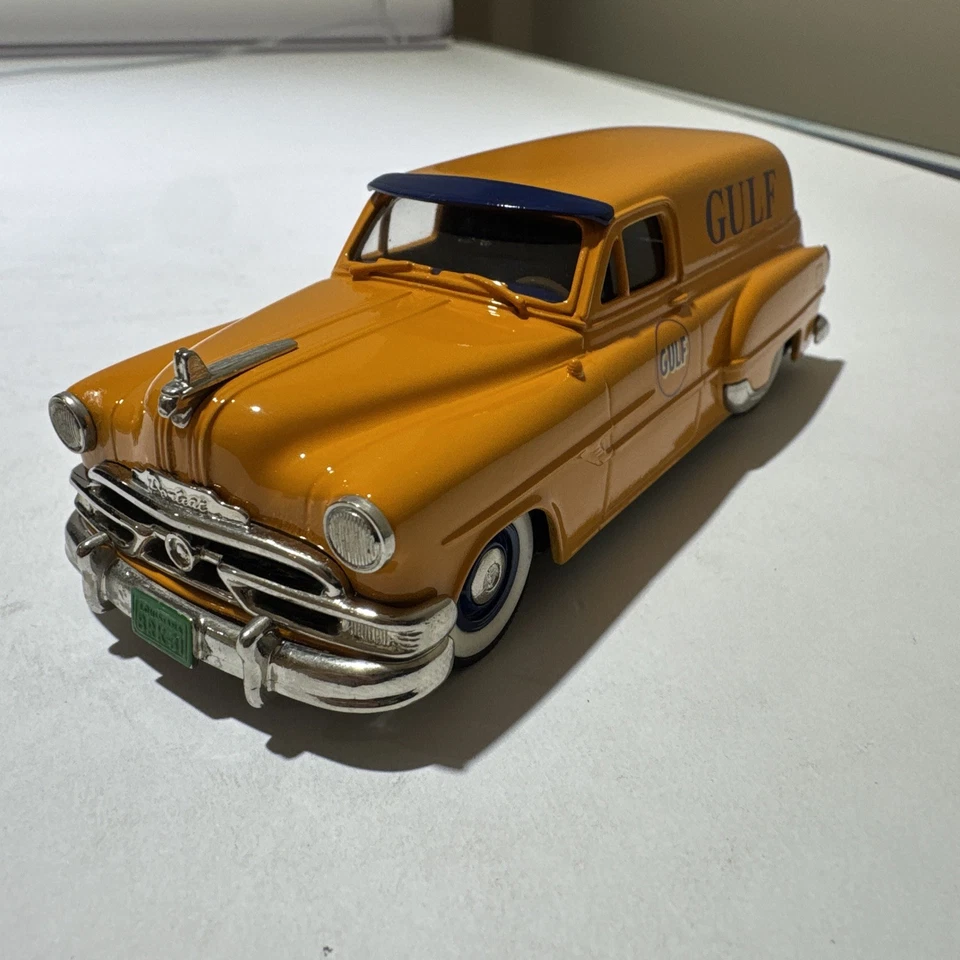Brooklin Modelos BRK21 1953 Pontiac Sedán Entrega Gulf Oil 1:43 Hecho a mano con caja Foto 3 de 4