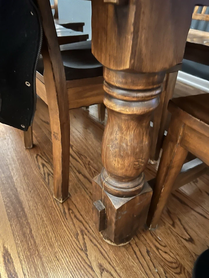 Wood Dining Room Table seats 6 expandable to 10 - Image 3 of 3