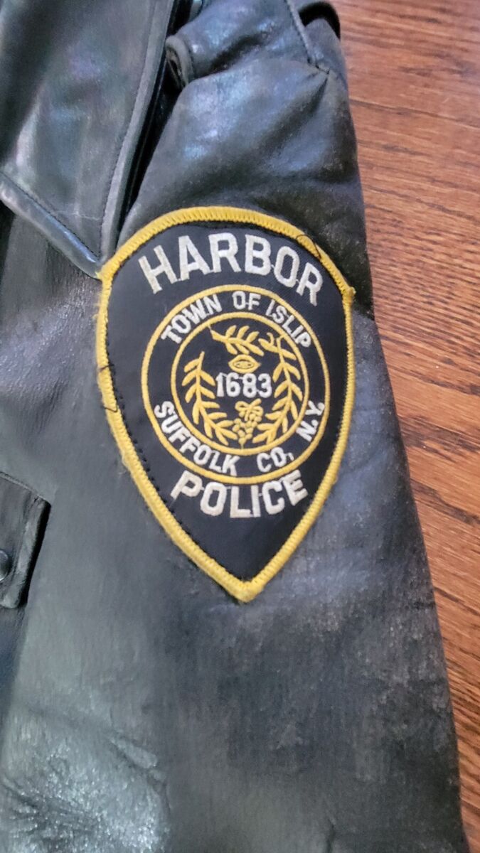 VINTAGE POLICE LEATHER JACKET - HARBOR POLICE - TOWN OF VINTAGE POLICE LEATHER JACKET - HARBOR POLICE - TOWN OF
