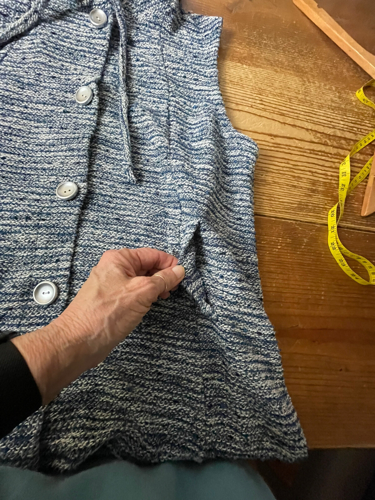 Multiples Women’s Size Large Drawstring Hood Butt… - image 7