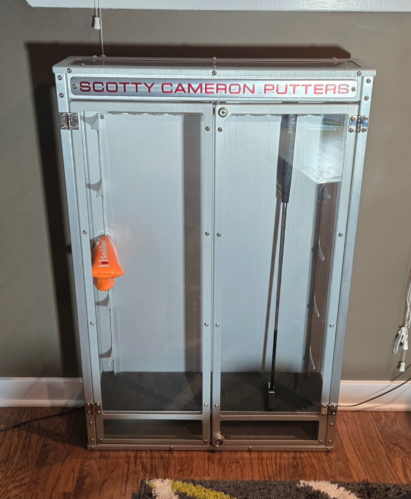 Scotty Cameron Putter & Headcover Display Case RARE (Excellent