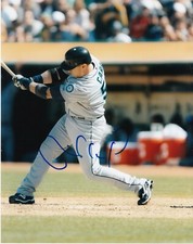 MIKE CARP   SEATTLE MARINERS   ACTION SIGNED 8x10
