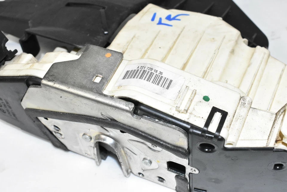 Mercedes-Benz CL550 2010 - pestillo de puerta delantera derecha - 2217205835 con llave-Go Foto 3 de 4