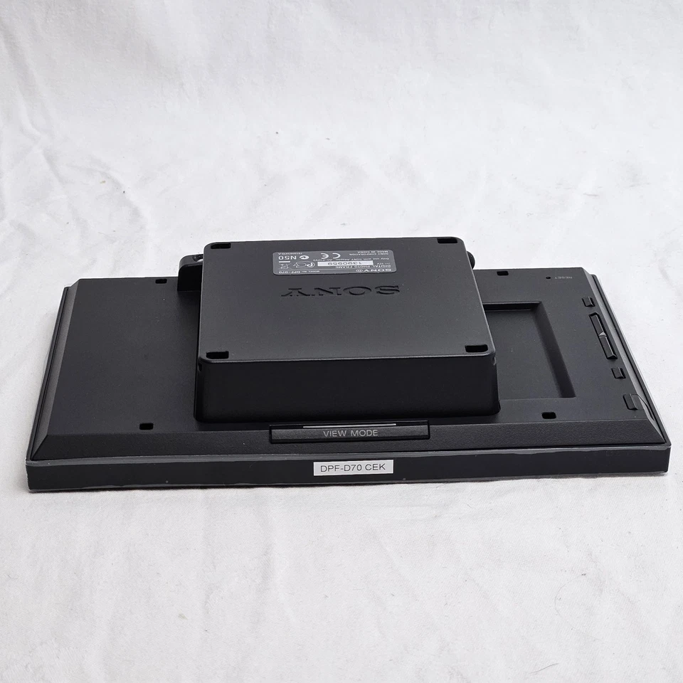Sony DPF-D70 7" Digital Photo Frame Black – Spares/Repairs Cracked Glass - Image 4 of 4