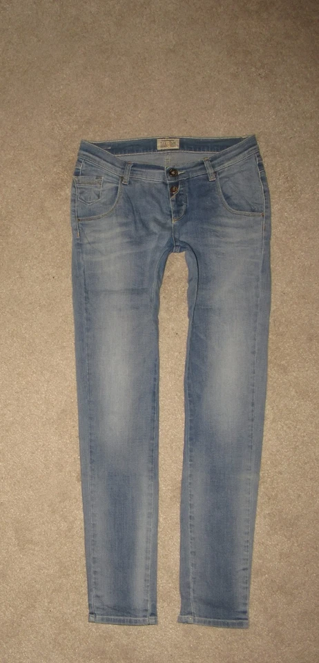 TAKE TWO Jeans~MODELL NEW SYLDA~W28~Skinny~Power Stretch~NEUWERTIG - Bild 2 von 4