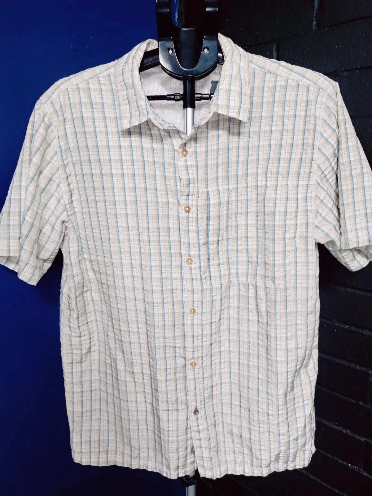 The North Face MENS Biege Plaid Button Down Short Sleeve Hiking Shirt Medium