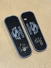 Simson Schwalbe Trittbretter Kohlefaser hochfest, wetterfest mit grauem Logo