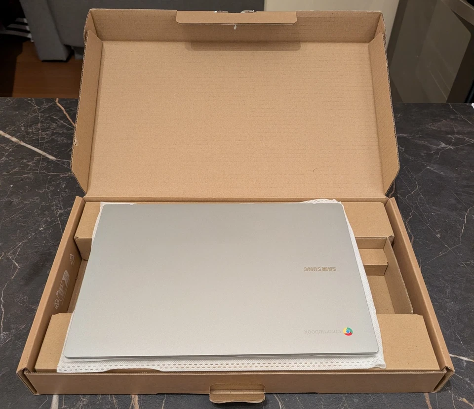 SAMSUNG GALAXY CHROMEBOOK GO 14" SIGILLATO 4 GB RAM 64 GB MEMORIA XE340XDA-KA1IT - Immagine 4 di 4
