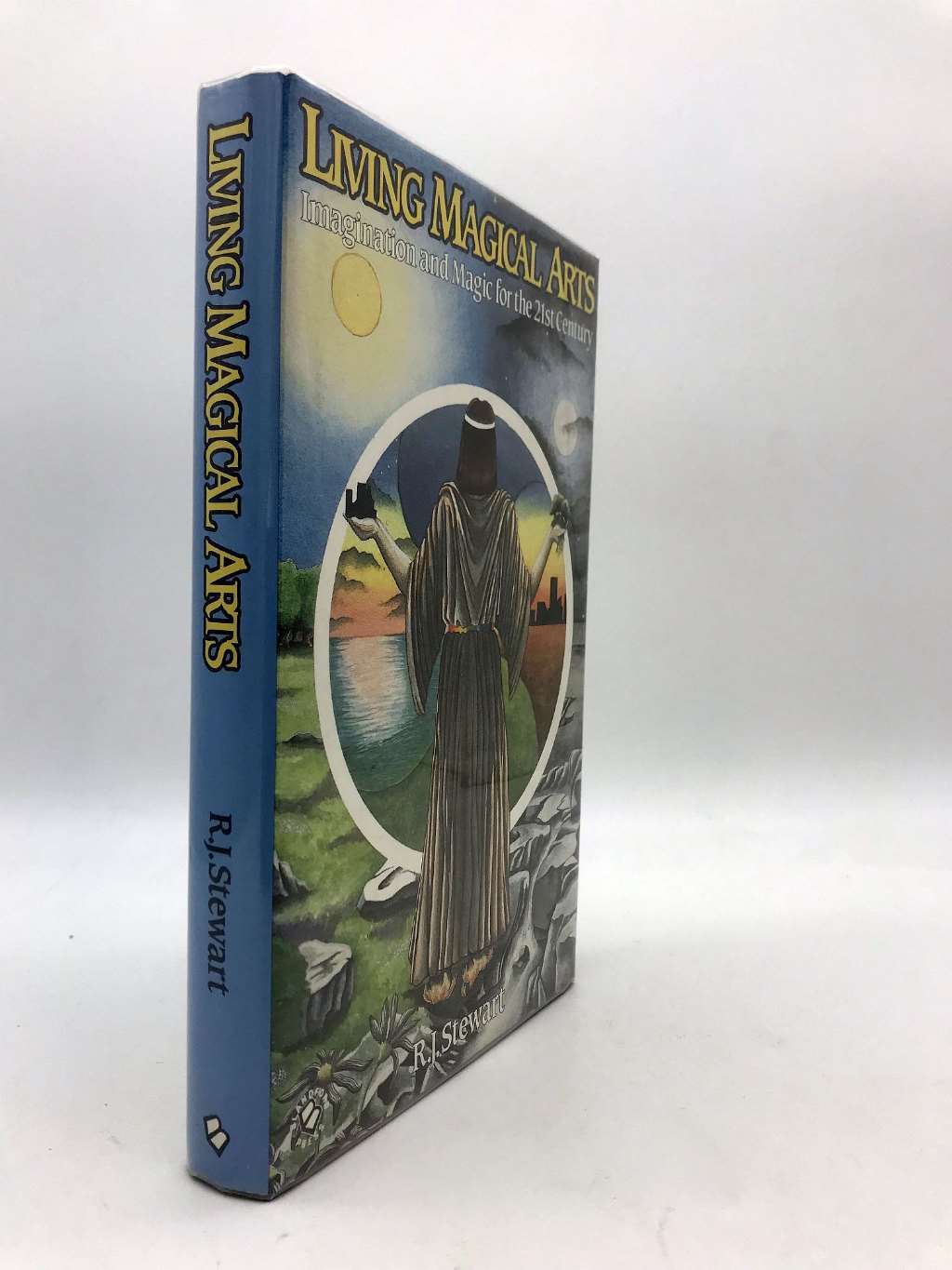 Living Magical Arts, Stewart, R. J., Very Good Book