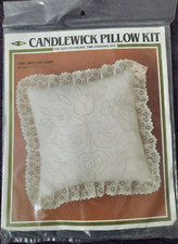 MH Candlewick Pillow Kit BIRDS AND HEART CW03 14"x14" 1983 NEW