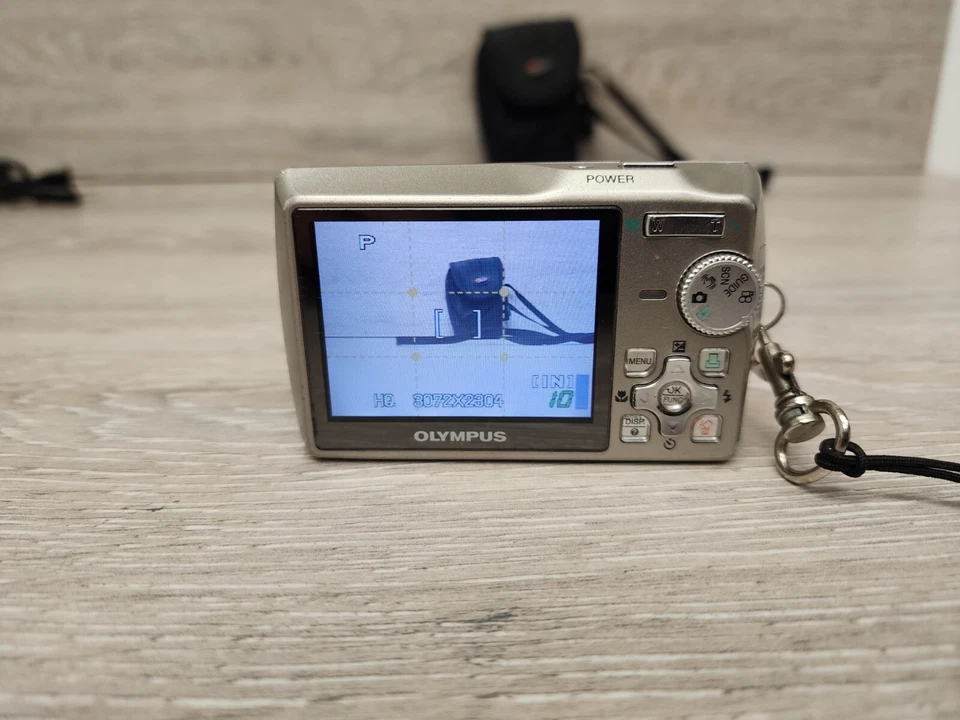 Olympus Stylus 710 All Weather 7.1 MP 3x Optical Zoom Digital Camera Tested - Image 3 of 4