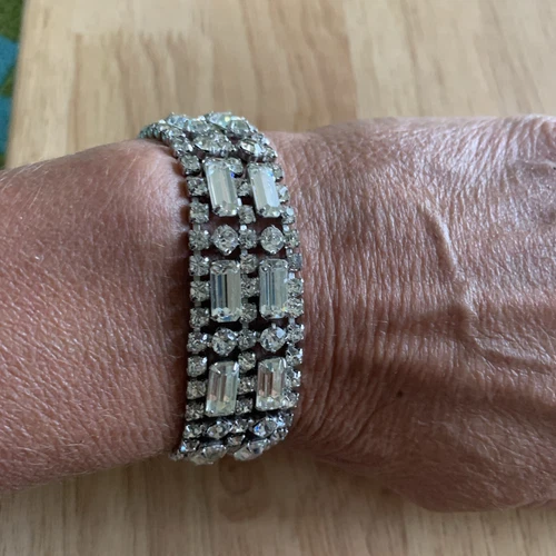 Vintage Rhinestone Bracelet 1960s Glam Costume Jewelry 7” Safety Chain