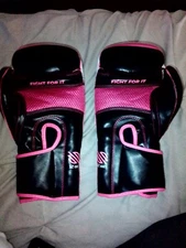 Sanabul Essential Gel Boxing Kickboxing Punching Bag Gloves Black/Pink