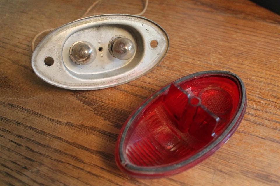 Nash Metropolitan 1959 enchufe de luz trasera y conjunto de lentes, excelentes artículos usados Foto 4 de 4