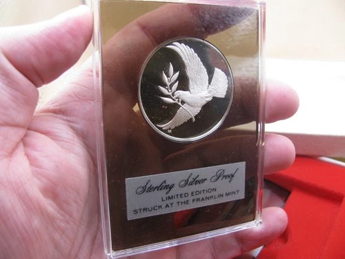 COINS BULLION 1970's Slabbed Silver Proof Stackable Rounds - Dove Of Peace #B314