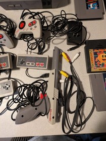 Nintendo NES-001 Console W/ Gray Zapper, 4 Controllers (2 Are MAX Con)& 6 Games 
