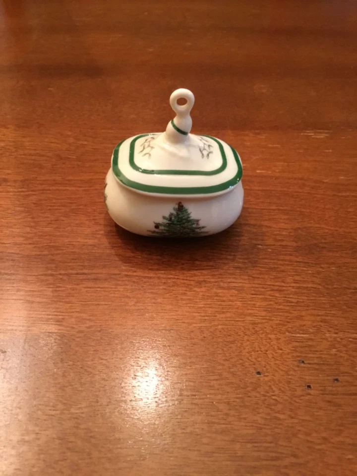 Spode Christmas Tree Minature Tea Pot, Sugar & Creamer Set - New in Original Box - Image 4 of 4