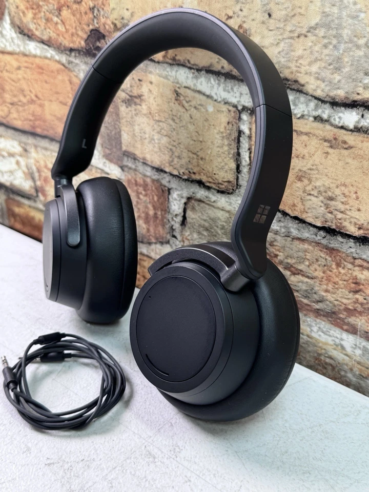 Microsoft Surface Headphones 2 Wireless Bluetooth Noise-Cancelling Black - Image 3 of 4