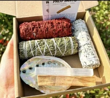 Smudge kit , White Sage, Dragons blood Sage ,Cedar / Palo Santo/ Selenite / smal