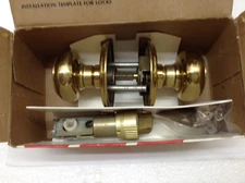 NOS with slight flaws Weiser Bed/Bathroom Doorknob Polished Brass 2-3/8 Back Set