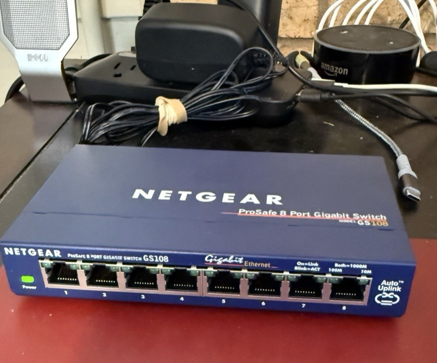 Netgear ProSafe 8-Port Gigabit Desktop Switch Non-géré (GS108GE