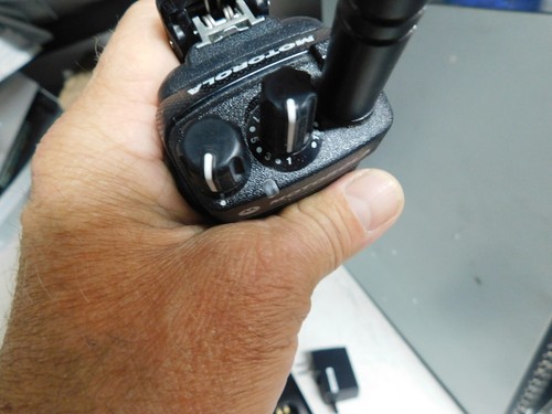 Motorola XPR3300e UHF 403-512MHZ Two Way Radio 16CH AAH02RDC9VA1AN - Zdjęcie 5 z 8