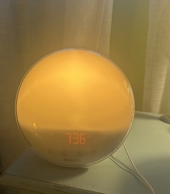 Philips SmartSleep HF3520 Wake-Up Light Sunrise Audio Alarm Clock Radio Radio