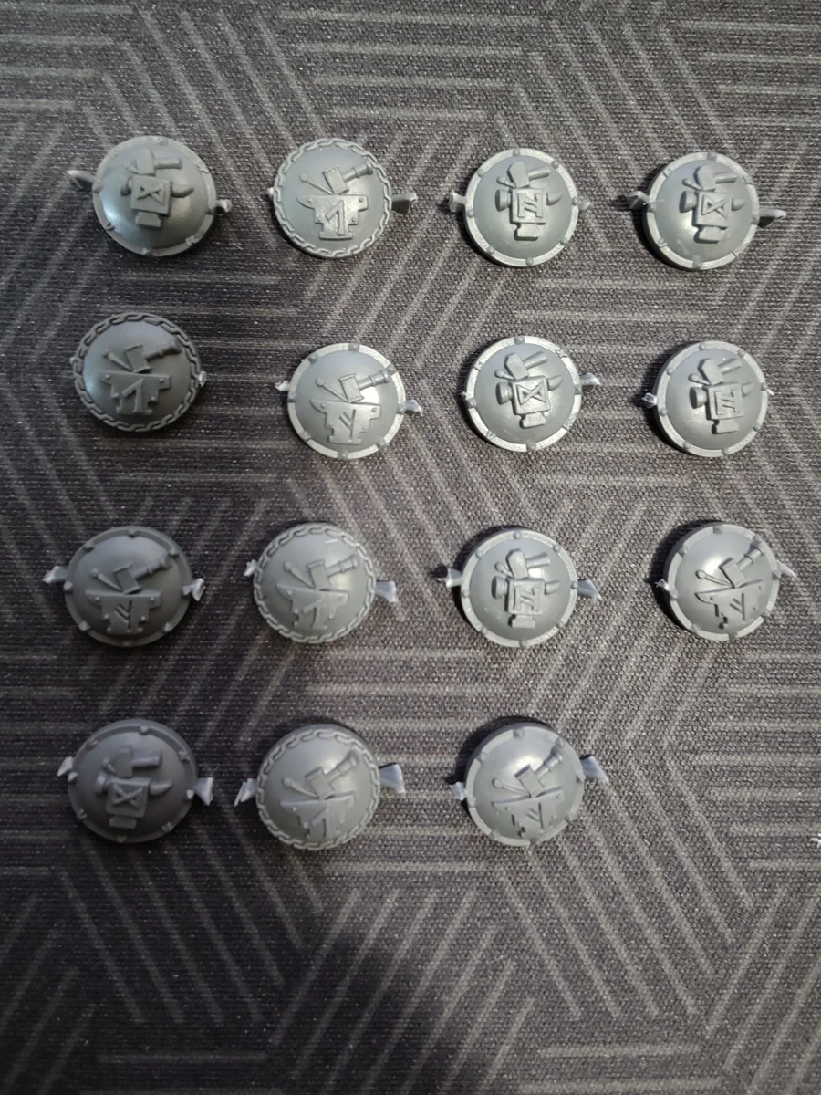 20 Boucliers En Plastique Gravés – Warhammer Fantasy Battle – OOP 1988 (démontés, Non Peints)