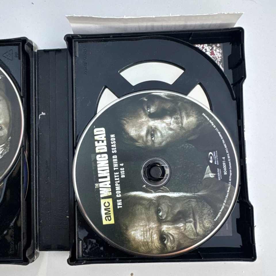 Walking Dead Third Season Used Blu-ray 5-Disc 2013 Target Jumbo Steelbook AMC - Image 2 of 3