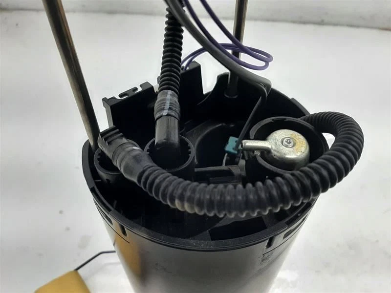 Conjunto de bomba de combustível 06-08 Cadillac DTS 19153051 - Imagem 3 de 4