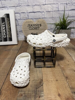 CROCS CLASSIC GEOMETRIC CLOG 209563-100 WHITE UNISEX M 10 W 12
