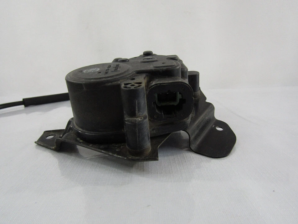 2002-2005 Subaru Impreza Cruise Control Actuator & Cable OEM - Image 3 of 4