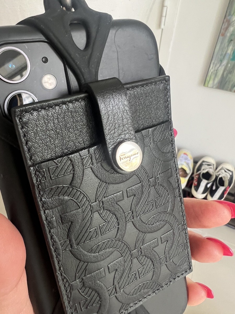 【FERRAGAMO】GANCINI PHONE POUCH FERRAGAMO - Gancini leather mobile phone case black - The Corner