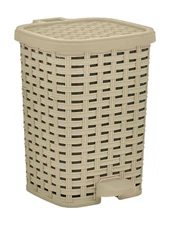 Rattan Compact Wicker Step On Trash Bin 6 Liter, Beige Trash Can with Lid