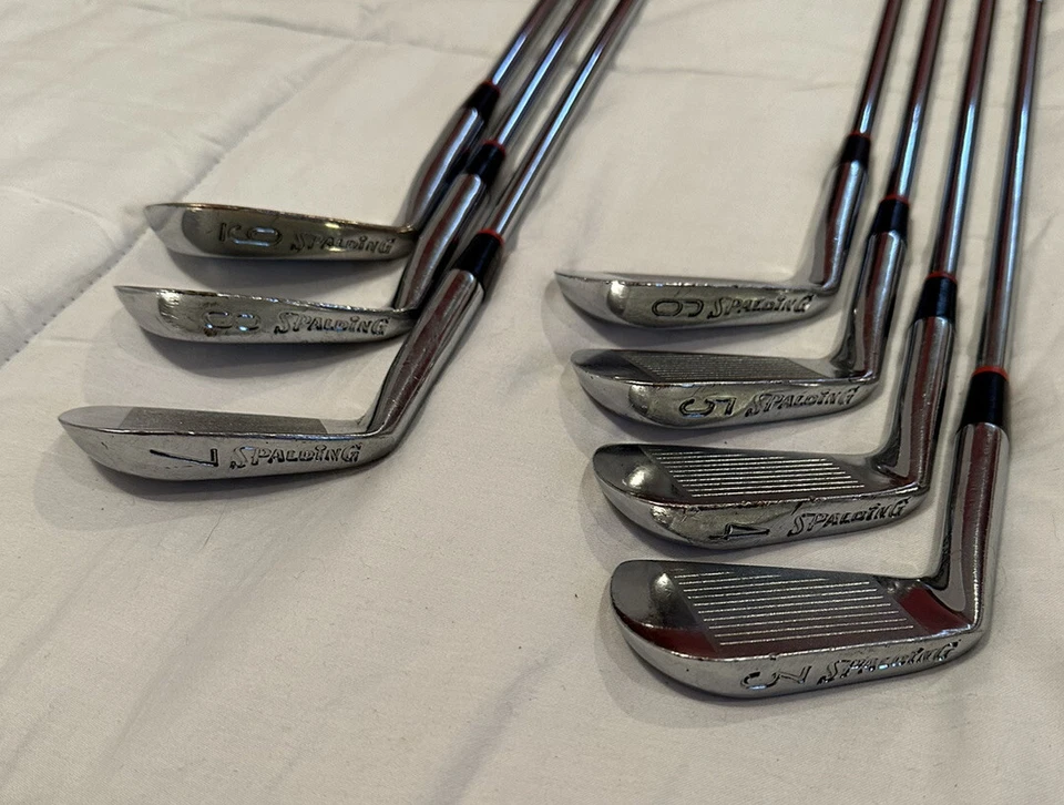 Spalding Tee-Flite RH Vintage Blade Iron Set 3-9i Regular Flex Steel Shafts Used - Image 4 of 4