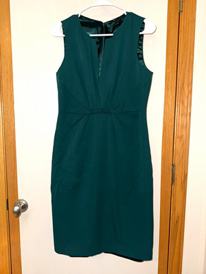 Elie Tahari Women s Green Sheath Dress V-Neck Sleeveless Zip Knee Length 10