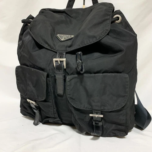 Prada Sac à Dos avec Logo Triangle, Nylon, Rabat, Cordon, Noir
