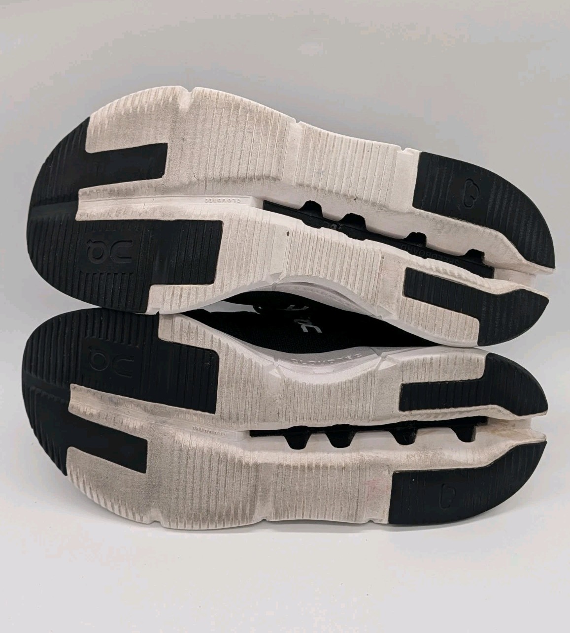 On Cloud Cloudnova Phantom Black Running Athletic… - image 9