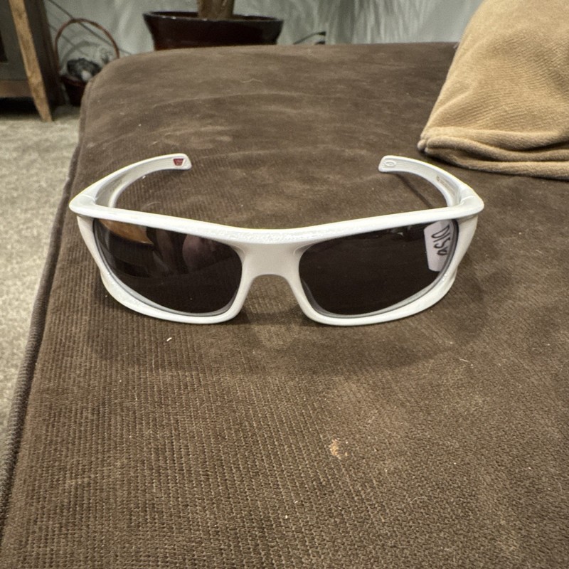 Oakley 0009522 Men's Wrap Sunglasses White Plastic Frame Polarized Black