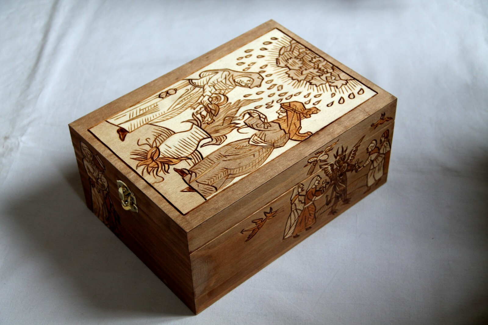 Boite de rangement en bois pour organiser vos herbes de sorcières